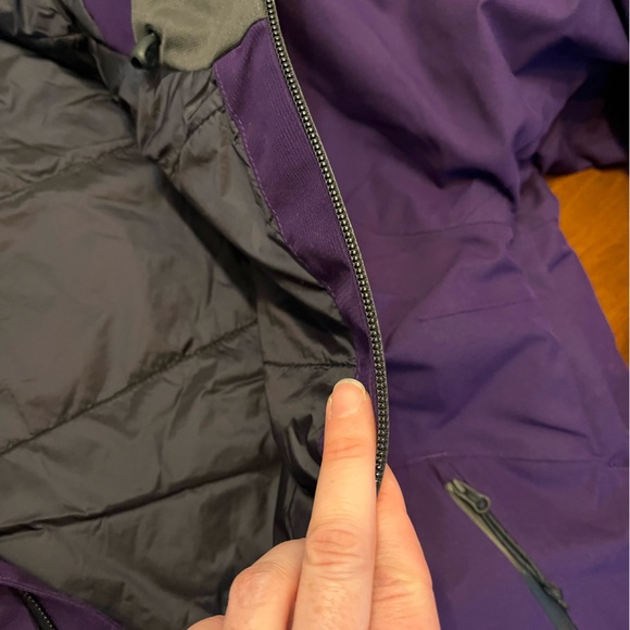 Cloud Bank Gore-Tex ski jacket by MOUNTAIN HARDWARE - Picture 4 of 6